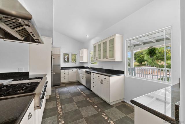 11507 Pinehurst Drive, Lakeside CA: https://media.crmls.org/mediaz/72d59d8e-2bb2-4c43-9194-f5985db33776.jpg