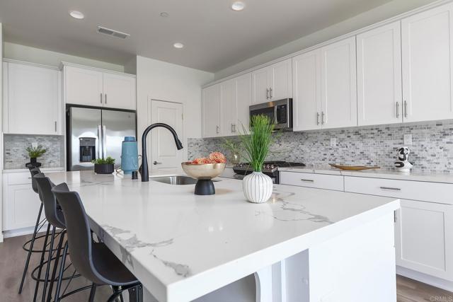 Detail Gallery Image 11 of 52 For 1609 Mauzy Way, El Cajon,  CA 92021 - 4 Beds | 3 Baths