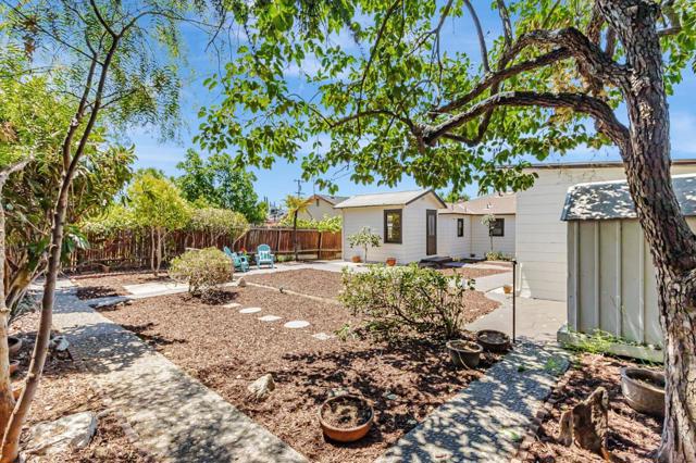 240 Delia Street, San Jose CA: https://media.crmls.org/mediaz/72d5b535-8174-4d75-9f5b-c330e36331a3.jpg