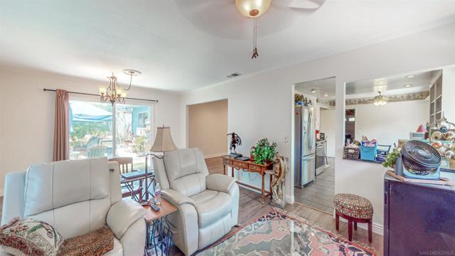 2701 Harriet St, Oceanside CA: https://media.crmls.org/mediaz/72d647f7-89e3-4718-8de4-d5b085eb86a2.jpg