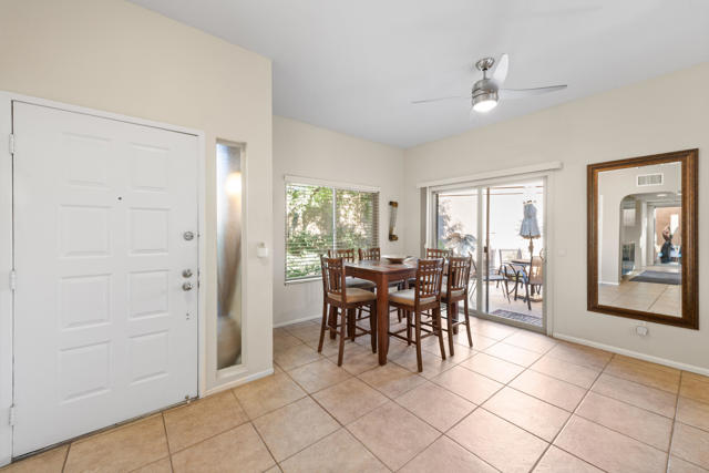 44079 Elba Court, Palm Desert CA: https://media.crmls.org/mediaz/72d67b62-ada8-43c3-8b13-d6c934f00c64.jpg