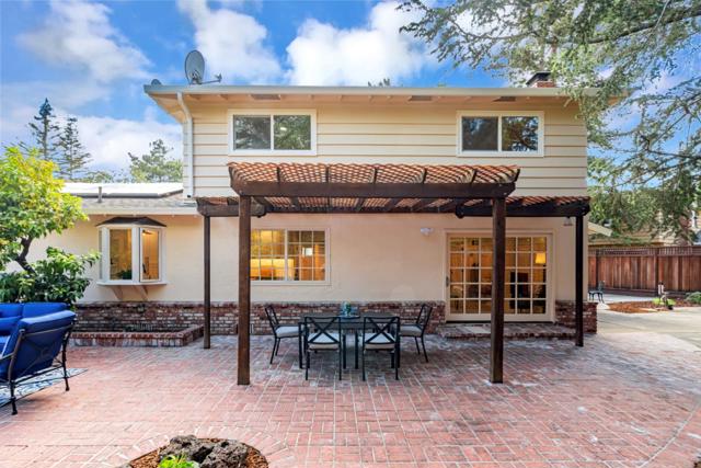 3574 Wellesley Court, Mountain View CA: https://media.crmls.org/mediaz/72d6c3a3-d2e1-463d-90f2-34ed971df43b.jpg