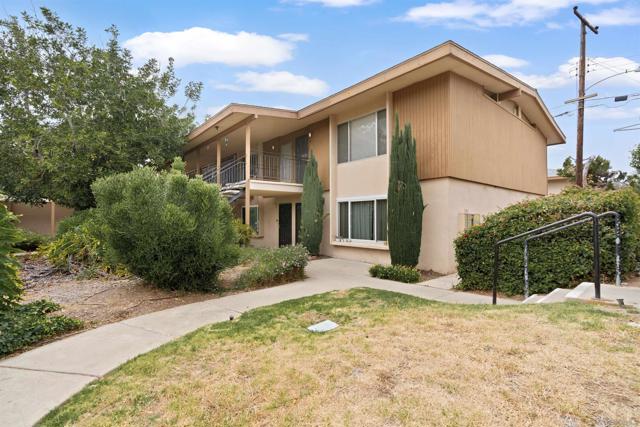 540 Oakdale Ln, El Cajon CA: https://media.crmls.org/mediaz/72d7daea-a0fe-4395-9678-3d0c5cc99fd4.jpg