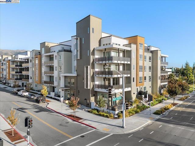 2250 Kilowatt Way, Fremont CA: https://media.crmls.org/mediaz/72d81cfd-a2c9-45d9-b158-4a831518de91.jpg