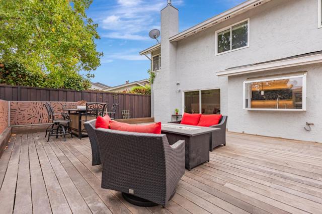 578 Seahorse Lane, Redwood City CA: https://media.crmls.org/mediaz/72d847aa-3591-4570-935a-bc66f9c878a9.jpg