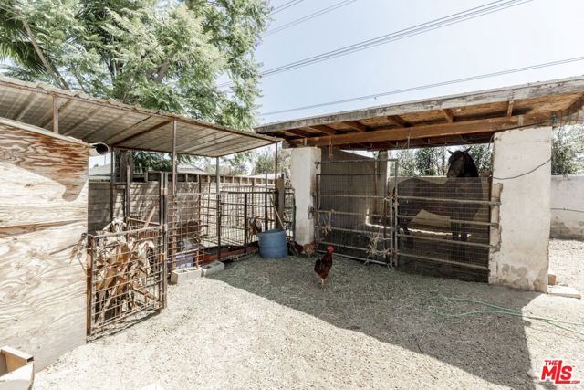 14175 Bergstrom Place, Sylmar CA: https://media.crmls.org/mediaz/72d85198-ff37-4479-977a-46eb4b08dec7.jpg
