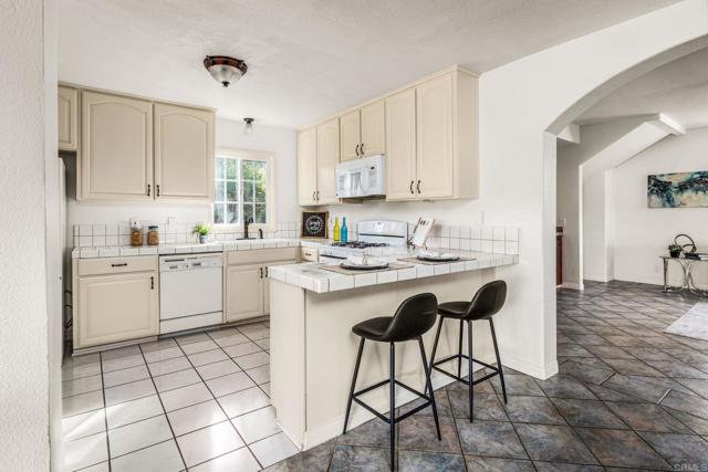 Detail Gallery Image 10 of 43 For 8319 Prospect Ave, Santee,  CA 92071 - 3 Beds | 3 Baths