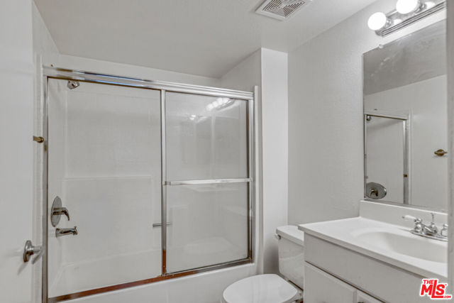 2121 Beloit Avenue, Los Angeles CA: https://media.crmls.org/mediaz/72d9d999-8726-46c5-8d1c-1b74fdbbb462.jpg