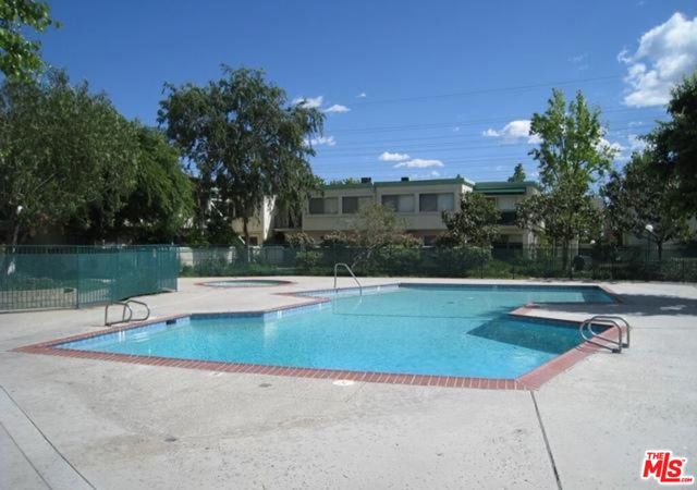 18524 Mayall Street, Northridge CA: https://media.crmls.org/mediaz/72da408a-f322-43cd-8343-2117dcfa7ba9.jpg