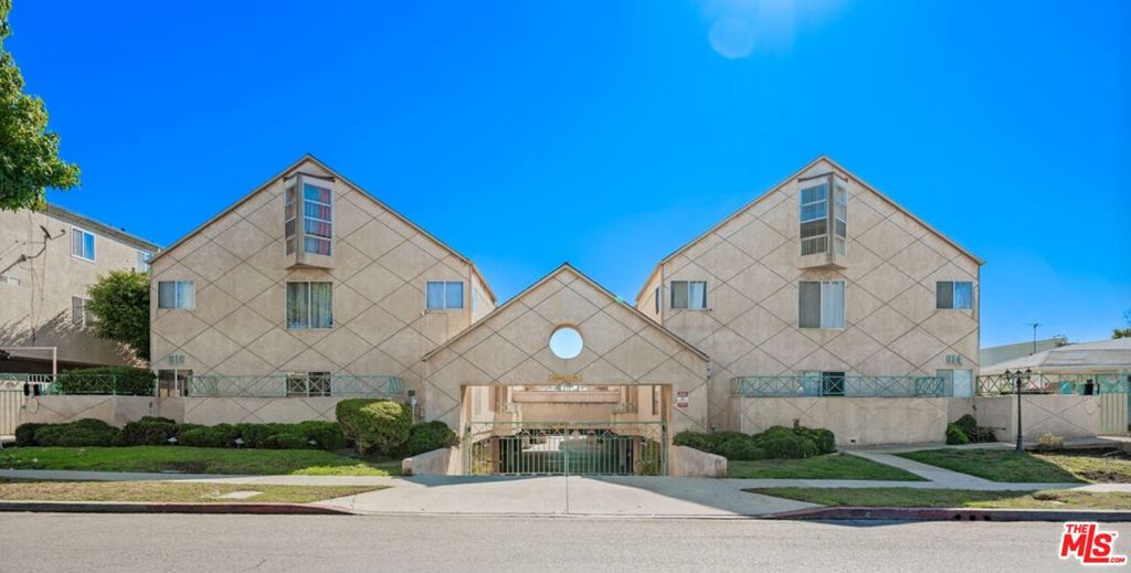 610 VENICE Way #203