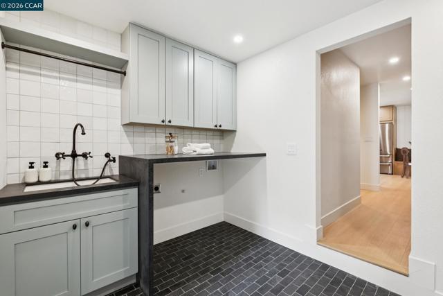 Image 46 of 60 For 3085 Avellano Drive