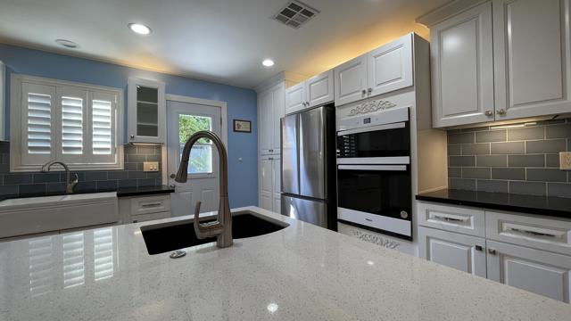 54925 Avenida Alvarado, La Quinta CA: https://media.crmls.org/mediaz/72daad9b-951d-422e-a22e-68a5e232c71f.jpg