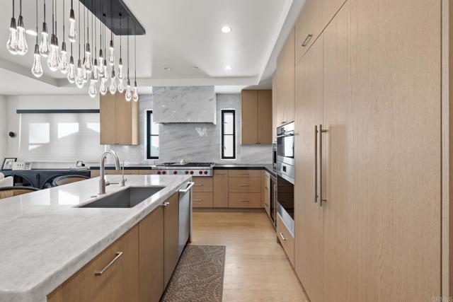 Detail Gallery Image 19 of 72 For 119 41st St, Newport Beach,  CA 92663 - 3 Beds | 5 Baths