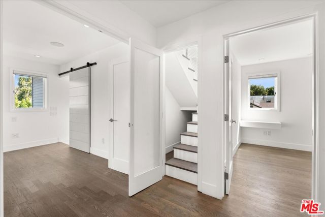 4525 Melbourne Avenue, Los Angeles CA: https://media.crmls.org/mediaz/72dbf646-ae9e-4500-9ce7-6dc3c5545890.jpg