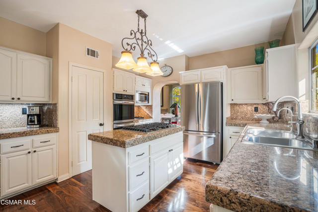 32714 Wellbrook Drive, Westlake Village CA: https://media.crmls.org/mediaz/72dc5123-2545-4fdf-acc6-e926e546abd8.jpg