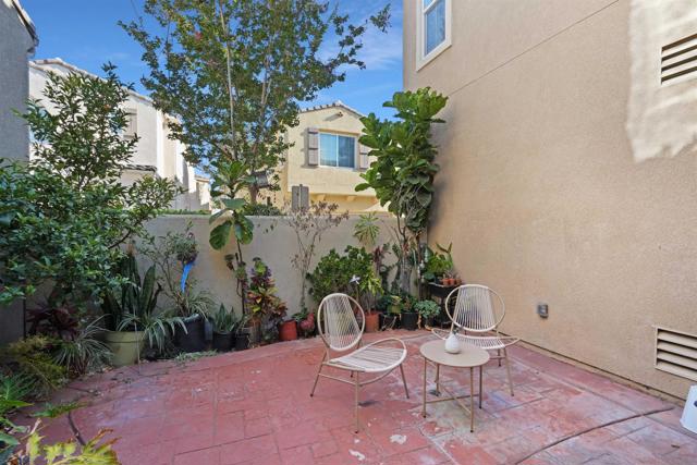 1445 Caminito Sicilia, Chula Vista CA: https://media.crmls.org/mediaz/72dc66be-f286-486f-9d68-43e6a7f8a862.jpg