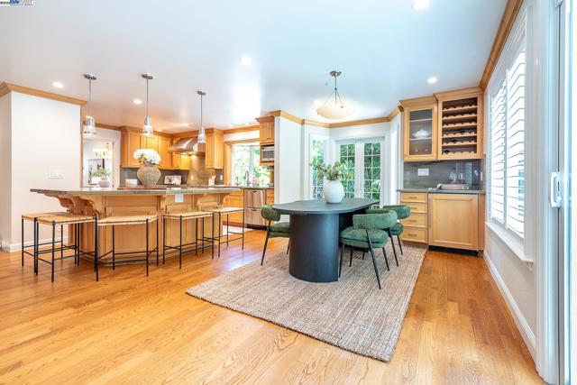 32760 Orick St, Union City CA: https://media.crmls.org/mediaz/72dcd26e-e248-443a-a2c1-2baf26f4a898.jpg