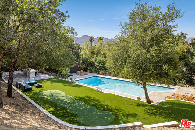 9425 Gierson Avenue, Chatsworth CA: https://media.crmls.org/mediaz/72dd0723-9583-4dc8-a6a1-33db9f841ac7.jpg