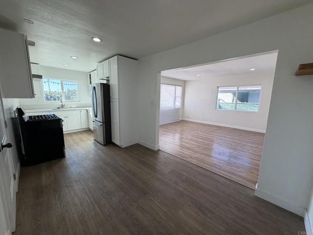 Detail Gallery Image 7 of 13 For 3460 Main, Chula Vista,  CA 91911 - 3 Beds | 1 Baths