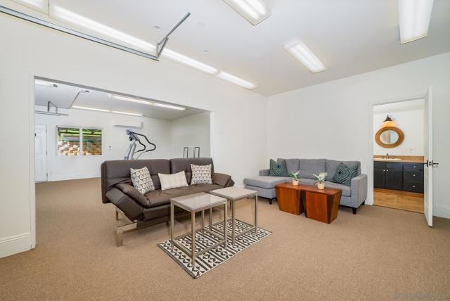 4703 Briana Ct, Fallbrook CA: https://media.crmls.org/mediaz/72dd451a-4583-4b69-84f8-90fc1050a2de.jpg