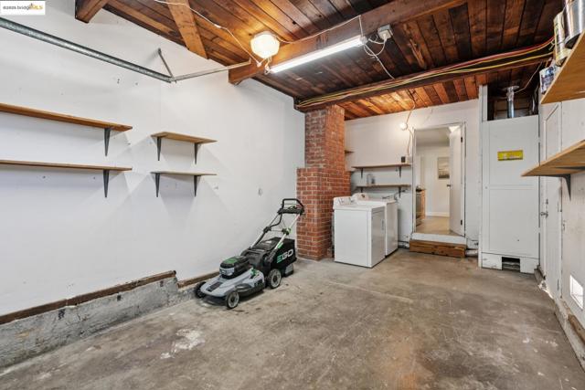 1865 Overhill Rd, Concord CA: https://media.crmls.org/mediaz/72dd5c53-cbdc-42f7-a80d-f21d87d48577.jpg