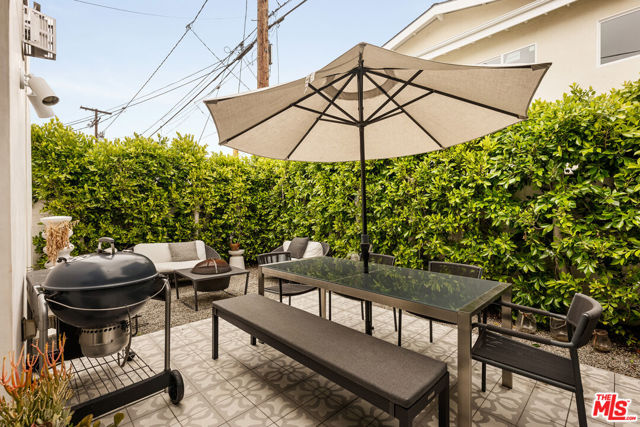 8512 Hargis Street, Los Angeles CA: https://media.crmls.org/mediaz/72de0075-8309-4a80-b2c1-75188e77a878.jpg