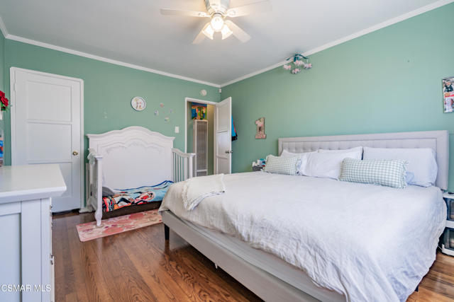 5924 Fairfax Avenue, Los Angeles CA: https://media.crmls.org/mediaz/72de02c1-07bd-48cb-85c9-1a952ec51687.jpg