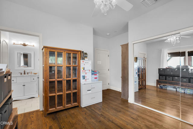 171 N Sunset Place, Monrovia CA: https://media.crmls.org/mediaz/72df2ada-7a4b-4b56-8b94-ddb84c558341.jpg