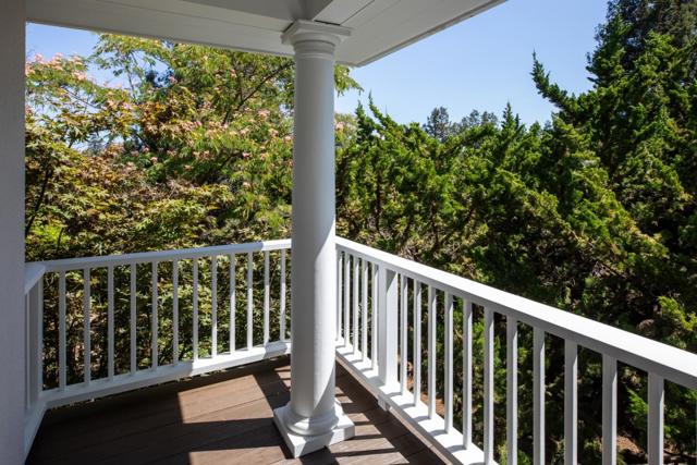 13801 Templeton Place, Los Altos CA: https://media.crmls.org/mediaz/72df8a9b-129d-445b-9c92-9814f5f36567.jpg