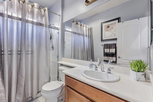 799 Ellerbrook St, Mountain House CA: https://media.crmls.org/mediaz/72df8e2b-8e3a-4b21-8362-e2d42be96e09.jpg