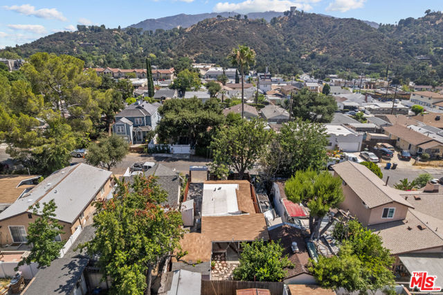 6841 Haywood Street, Tujunga CA: https://media.crmls.org/mediaz/72dfbc9d-e1a9-4453-8372-bd8554f6abb4.jpg