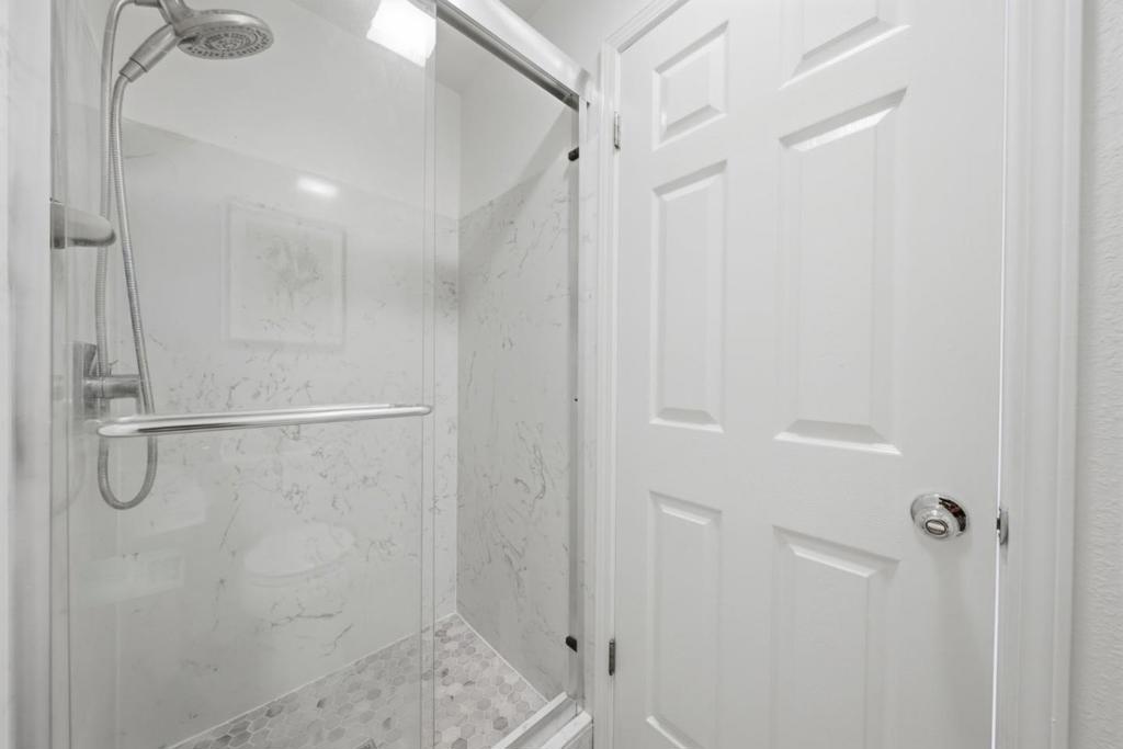 https://media.crmls.org/mediaz/72e0668c-b8f9-4ab8-98e4-89d18adfd49d.jpg?preset=X-Large
