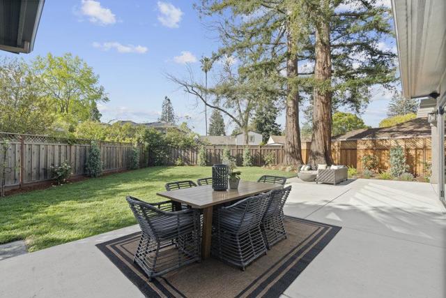 1303 American Way, Menlo Park CA: https://media.crmls.org/mediaz/72e0979f-adc5-404c-8ce9-c005e95ec9e4.jpg