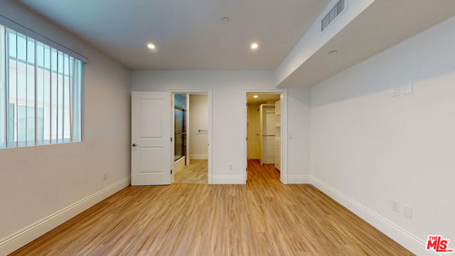 8700 Chalmers Drive, Los Angeles CA: https://media.crmls.org/mediaz/72e18e4a-1cc6-4f10-8978-62eb8ae0e885.jpg