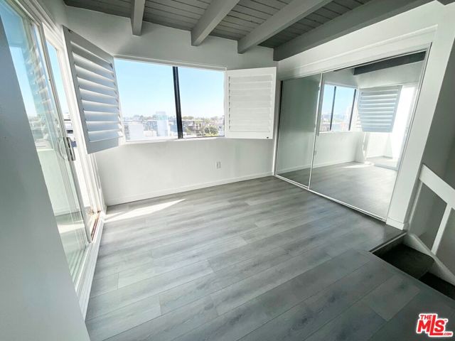 14 Mast Street, Marina del Rey CA: https://media.crmls.org/mediaz/72e1c48c-3760-4085-a608-e3489469447f.jpg