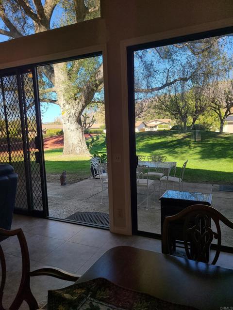 32202 Taupa Way, Pauma Valley CA: https://media.crmls.org/mediaz/72e25c2e-6eb1-4b96-992c-7feceed0477b.jpg