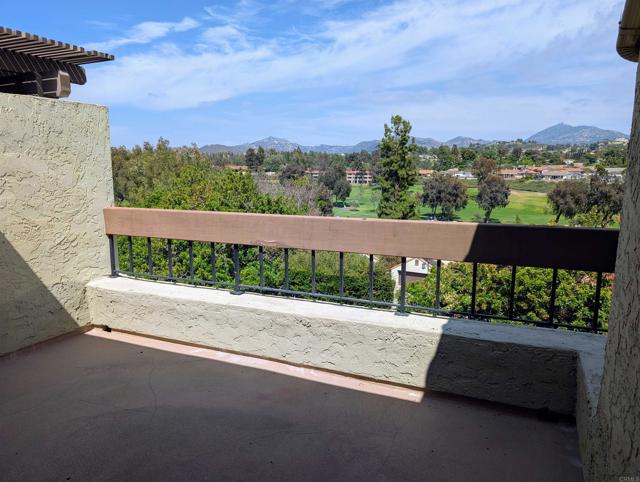 Detail Gallery Image 8 of 45 For 17453 Carnton Way, San Diego,  CA 92128 - 3 Beds | 3 Baths