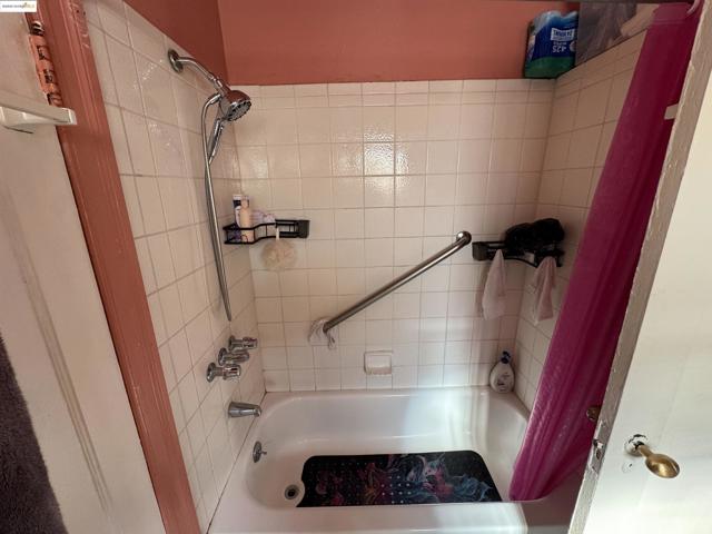 1953 102nd Ave, Oakland CA: https://media.crmls.org/mediaz/72e3a757-2613-4323-8844-6c62347a847d.jpg