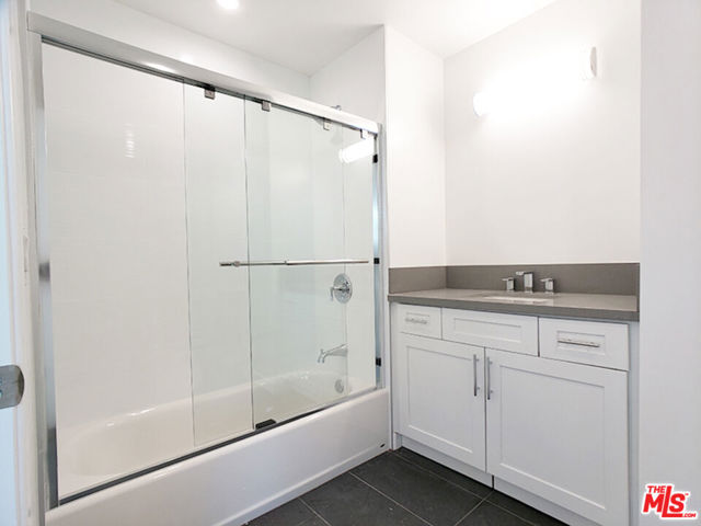 1229 S Kingsley Drive, Los Angeles CA: https://media.crmls.org/mediaz/72e3a98b-04cd-4c14-ac39-85f9cbba8b19.jpg