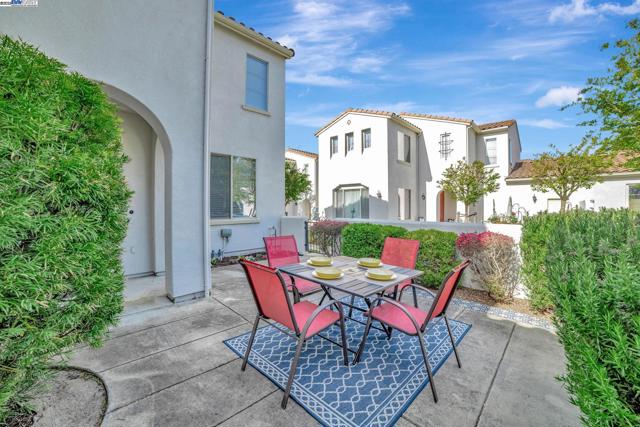3312 Amaryllis Cir, San Ramon CA: https://media.crmls.org/mediaz/72e40874-5b66-4fe0-a4c9-b68ad1c3ce9f.jpg