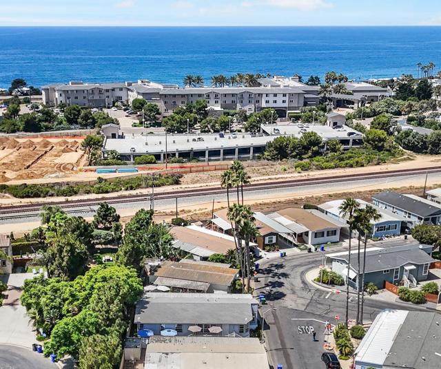 7241 San Luis St, Carlsbad CA: https://media.crmls.org/mediaz/72e42c28-7436-4236-b28b-a13c7a633293.jpg