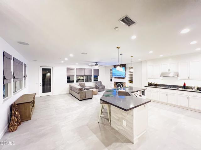 Detail Gallery Image 16 of 44 For 9898 Rhone St, Ventura,  CA 93004 - 4 Beds | 2/1 Baths