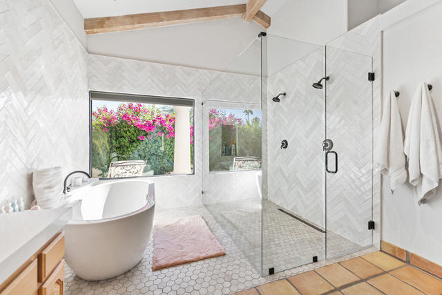 51230 Avenida Obregon, La Quinta CA: https://media.crmls.org/mediaz/72e4fdee-41e0-474e-ba92-e3953c8ad813.jpg