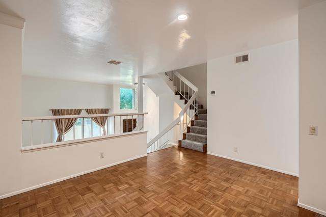 Detail Gallery Image 14 of 28 For 3253 Caminito Eastbluff #28,  La Jolla,  CA 92037 - 3 Beds | 2/1 Baths