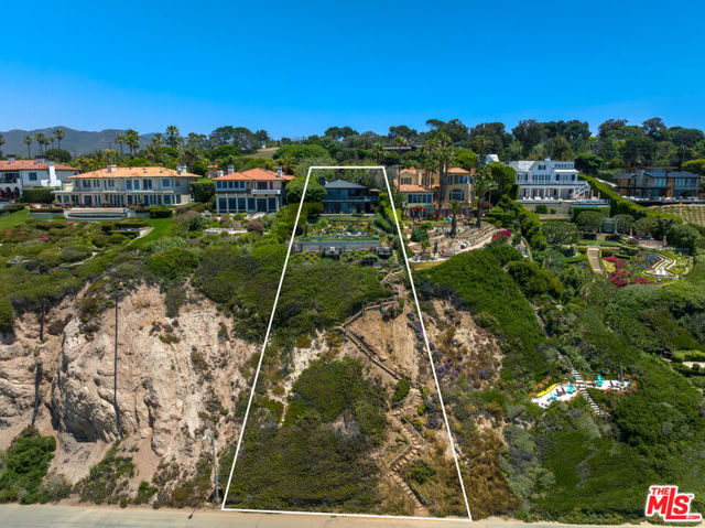 7089 Birdview Avenue, Malibu CA: https://media.crmls.org/mediaz/72e53818-340e-4cac-a426-8d54ae5fc747.jpg