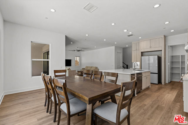 20723 W Deer Grass Court, Porter Ranch CA: https://media.crmls.org/mediaz/72e53fb0-450b-4484-af24-9a61a56ed44a.jpg