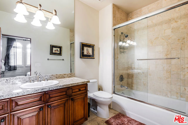 4520 TYRONE Avenue, Sherman Oaks CA: https://media.crmls.org/mediaz/72e54530-ff17-41f4-8542-a67a495ce911.jpg
