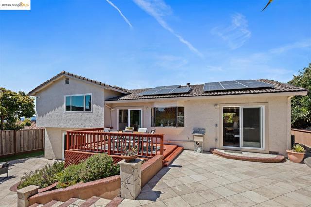 5136 Rain Cloud Dr, Richmond CA: https://media.crmls.org/mediaz/72e5485c-54ad-478d-abde-345fa843e2ce.jpg