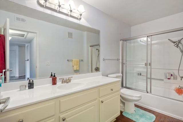 12007 Alta Carmel Ct, San Diego CA: https://media.crmls.org/mediaz/72e66546-84d8-4793-85cf-8bb999a8c68e.jpg