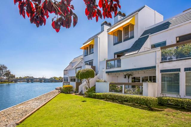 1029 Lido Lane, Foster City CA: https://media.crmls.org/mediaz/72e6d4d1-a65c-4093-9d44-cc7b153f6885.jpg